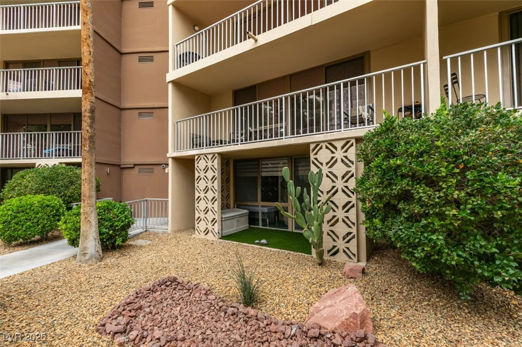 205 Harmon, Las Vegas, NV 89169