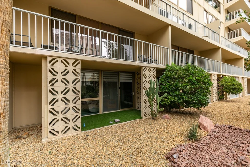 205 Harmon, Las Vegas, NV 89169