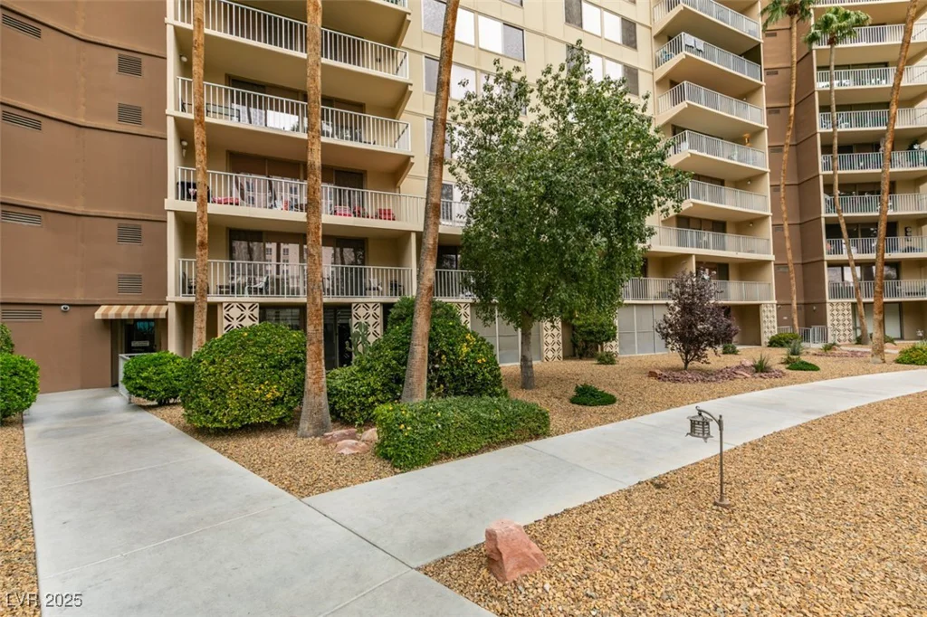 205 Harmon, Las Vegas, NV 89169