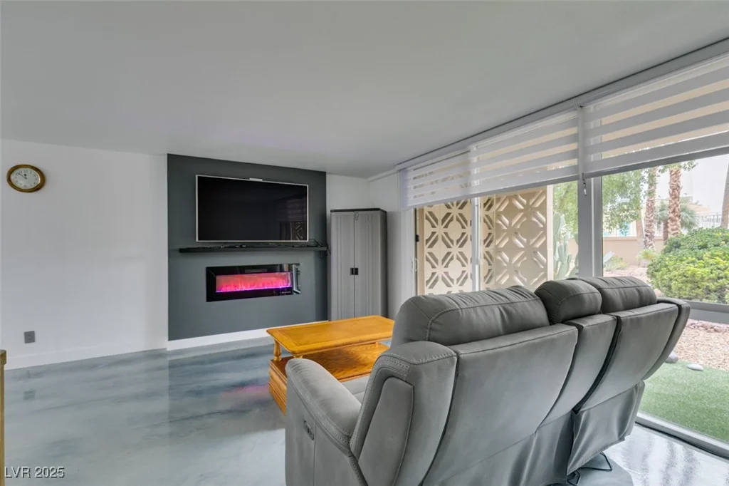 205 Harmon, Las Vegas, NV 89169