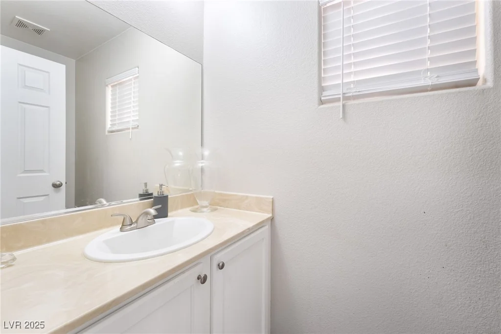 6880 Silver Eagle, Las Vegas, NV 89122