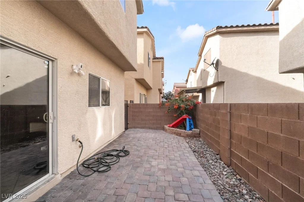 6880 Silver Eagle, Las Vegas, NV 89122