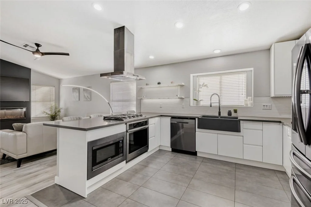 1915 Coralino, Henderson, NV 89074