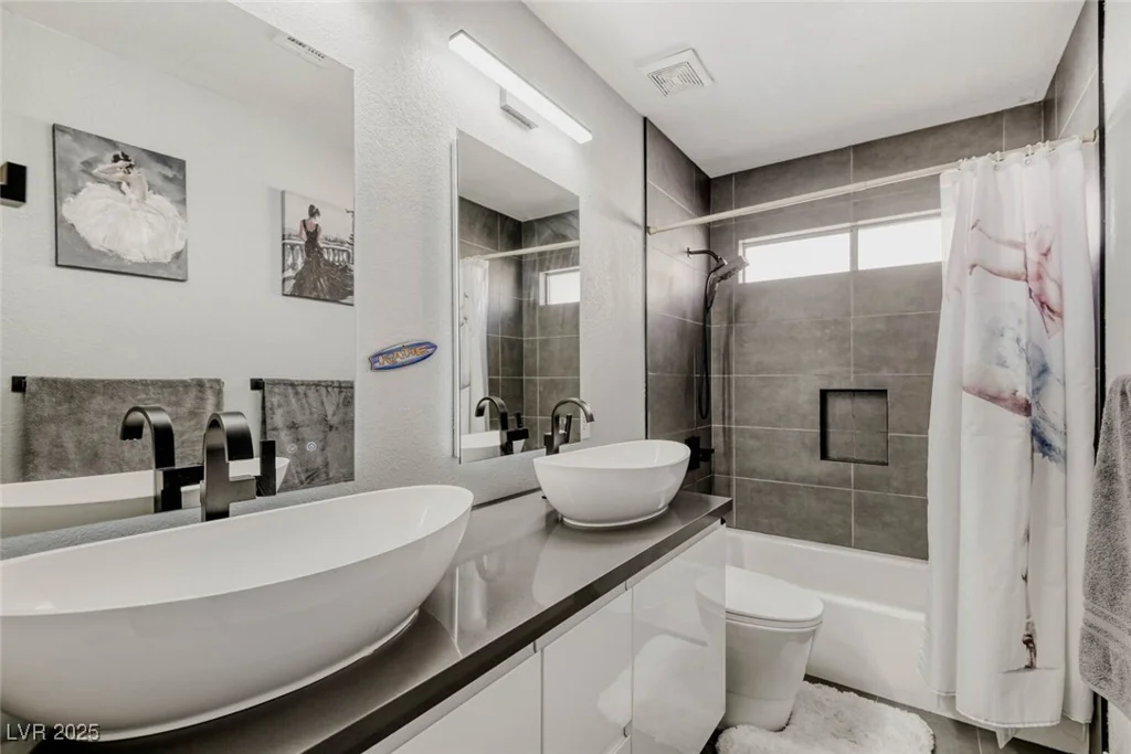 1915 Coralino, Henderson, NV 89074