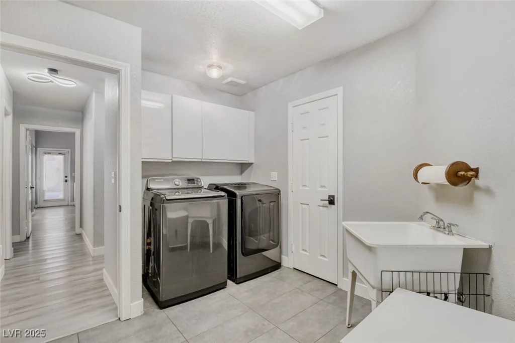 1915 Coralino, Henderson, NV 89074