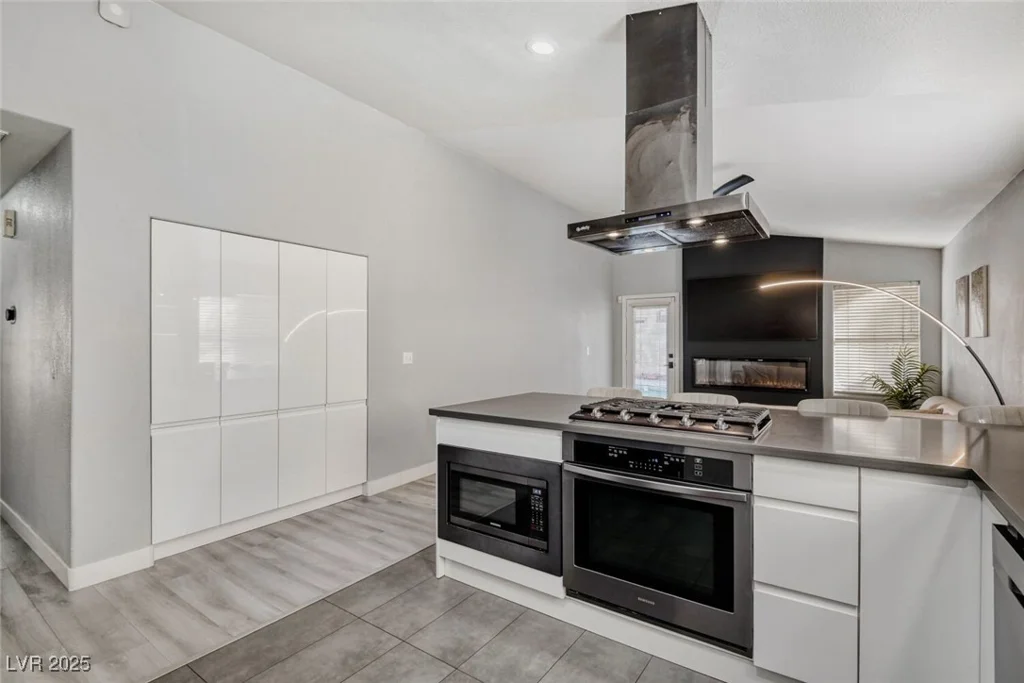 1915 Coralino, Henderson, NV 89074