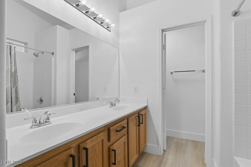 9016 Crooked Shell, Las Vegas, NV 89143
