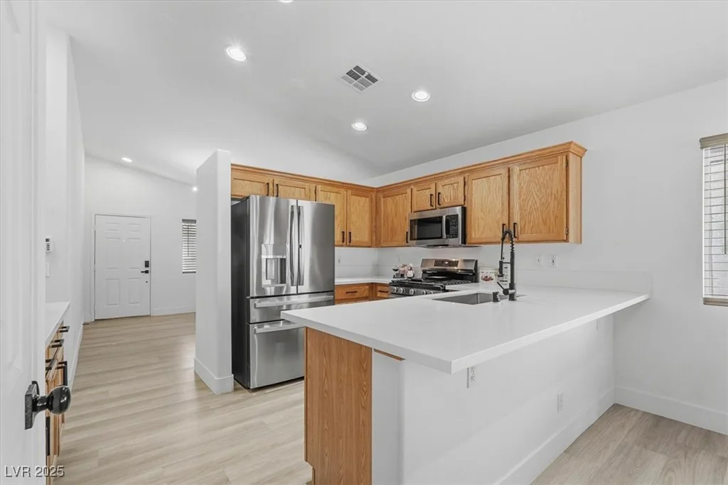 9016 Crooked Shell, Las Vegas, NV 89143