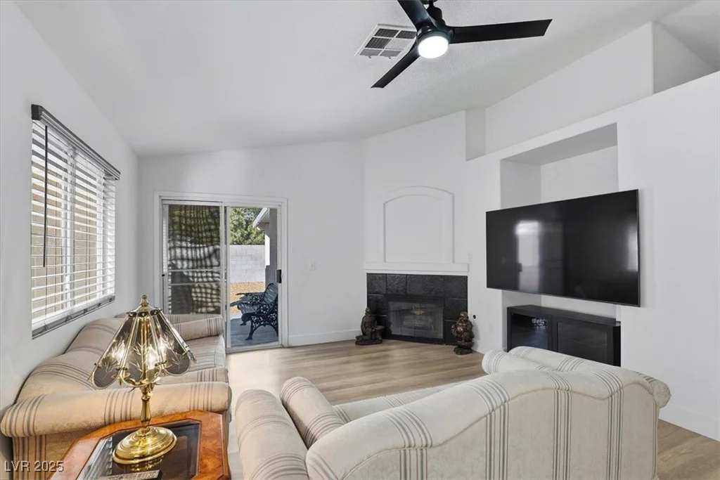 9016 Crooked Shell, Las Vegas, NV 89143