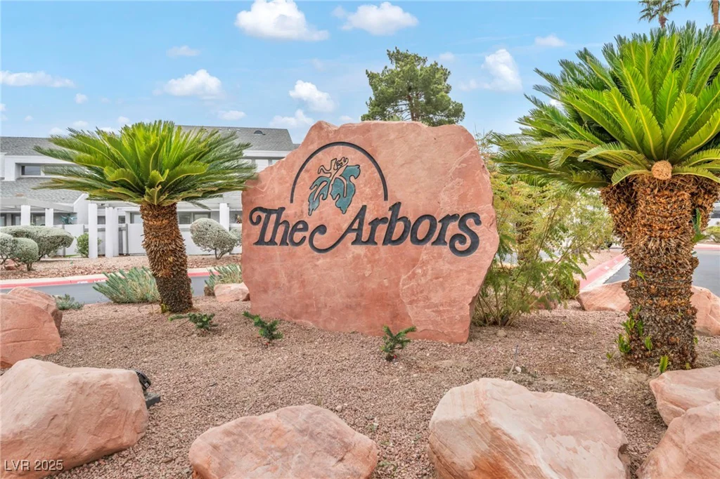 5670 Vineyard, Las Vegas, NV 89110