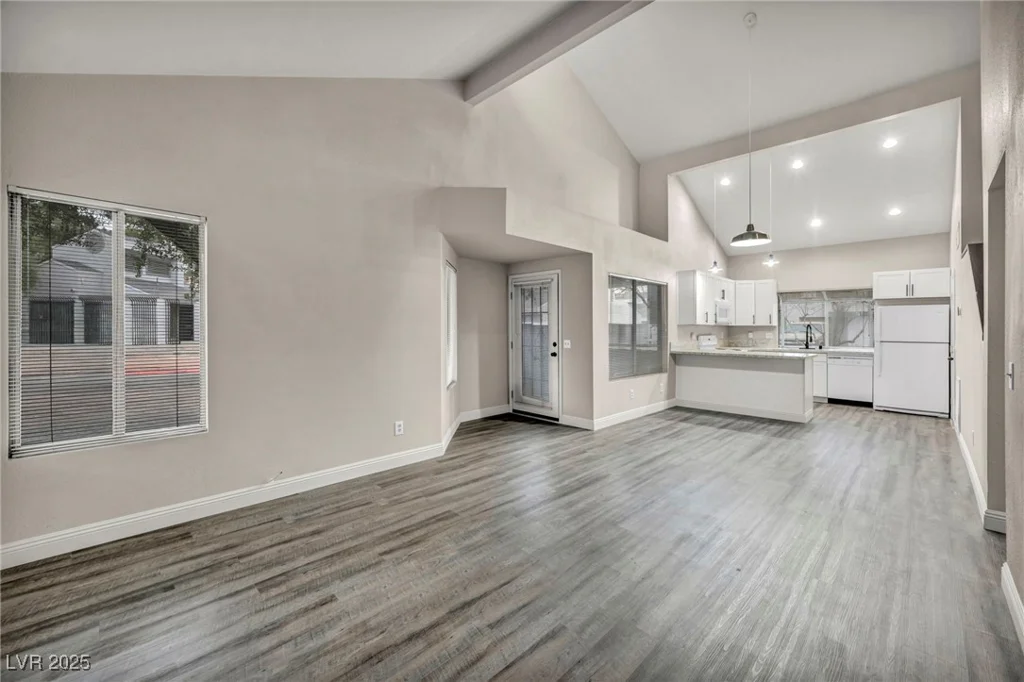 5670 Vineyard, Las Vegas, NV 89110