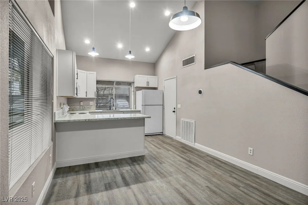 5670 Vineyard, Las Vegas, NV 89110