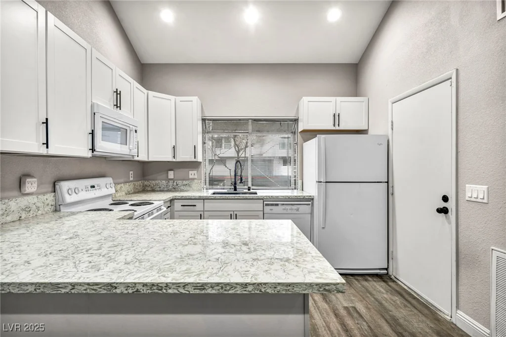 5670 Vineyard, Las Vegas, NV 89110
