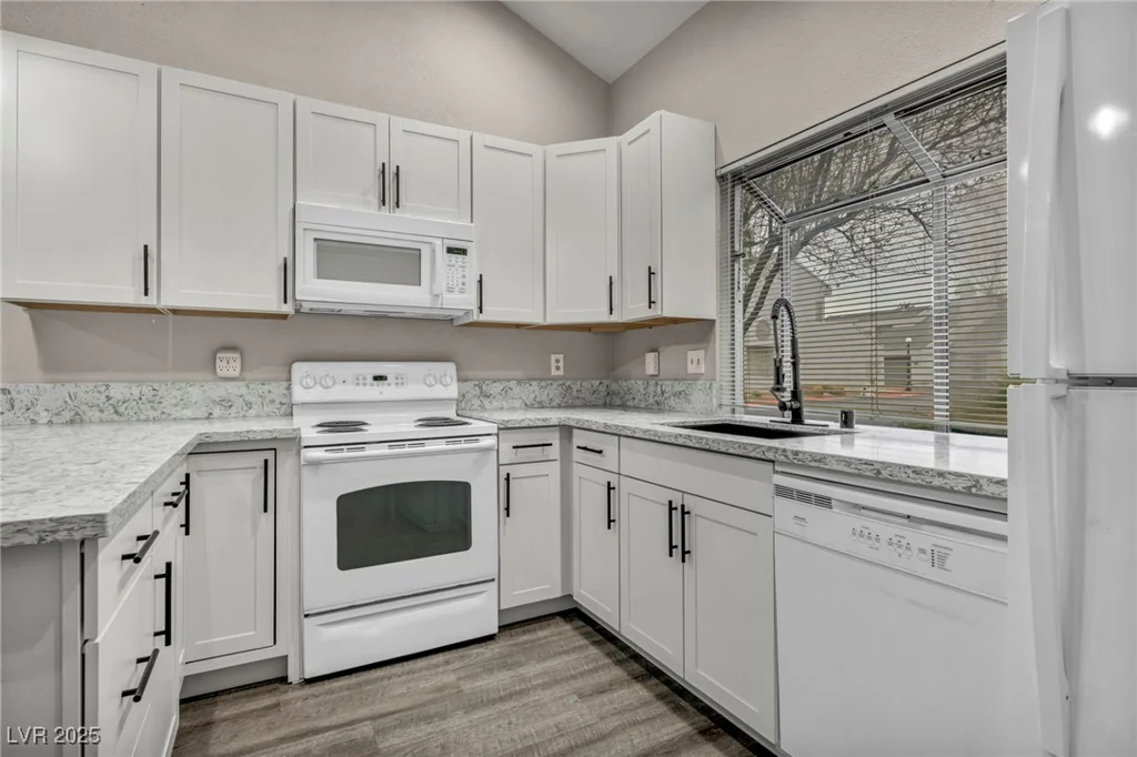 5670 Vineyard, Las Vegas, NV 89110