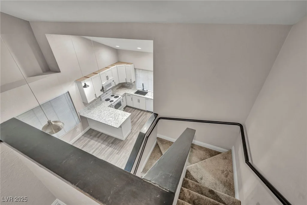 5670 Vineyard, Las Vegas, NV 89110