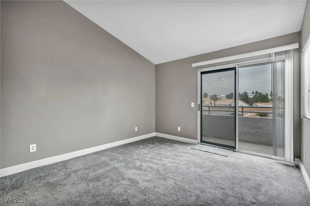 5670 Vineyard, Las Vegas, NV 89110