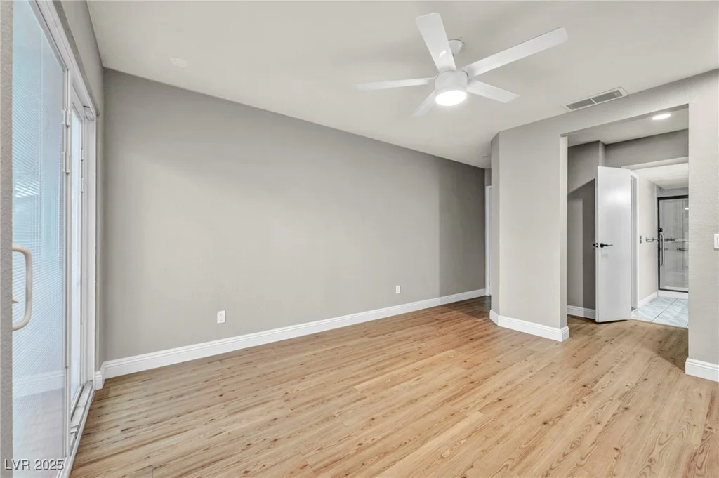5670 Vineyard, Las Vegas, NV 89110