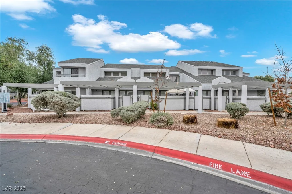 5670 Vineyard, Las Vegas, NV 89110
