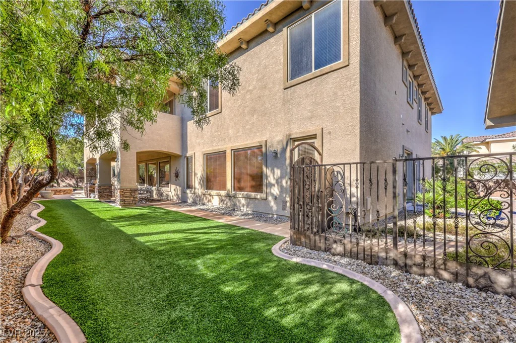 1920 Columbia Crest, Las Vegas, NV 89117