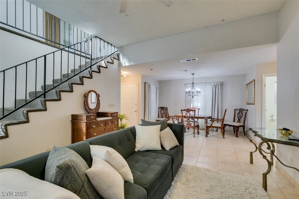 3932 Lincoln, Las Vegas, NV 89115