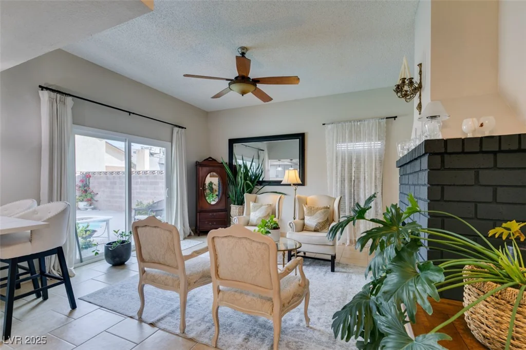 3932 Lincoln, Las Vegas, NV 89115