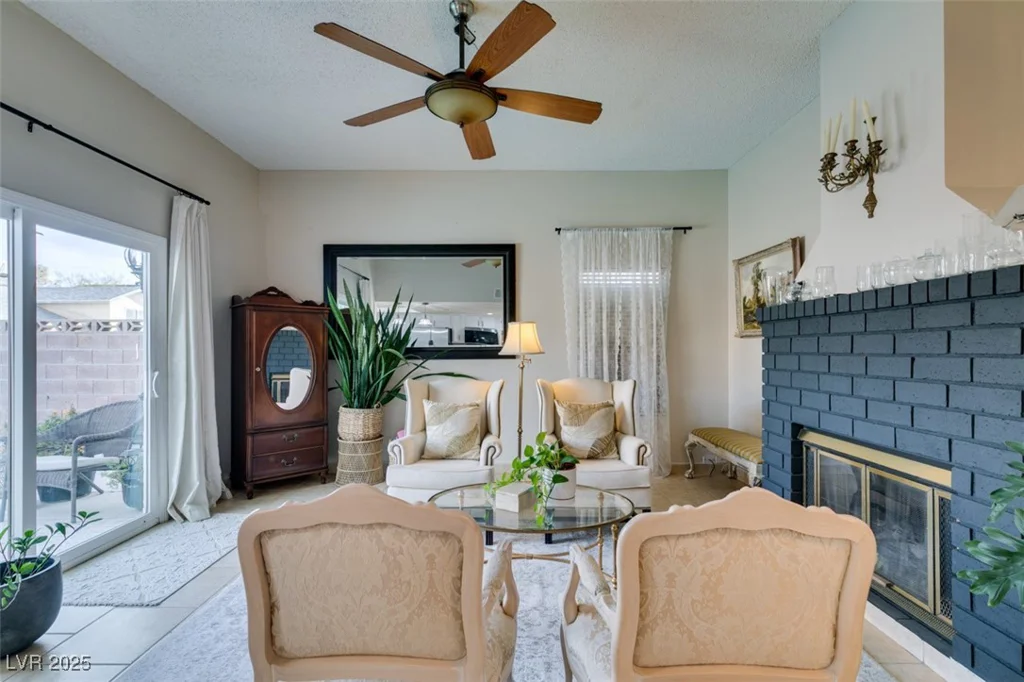 3932 Lincoln, Las Vegas, NV 89115