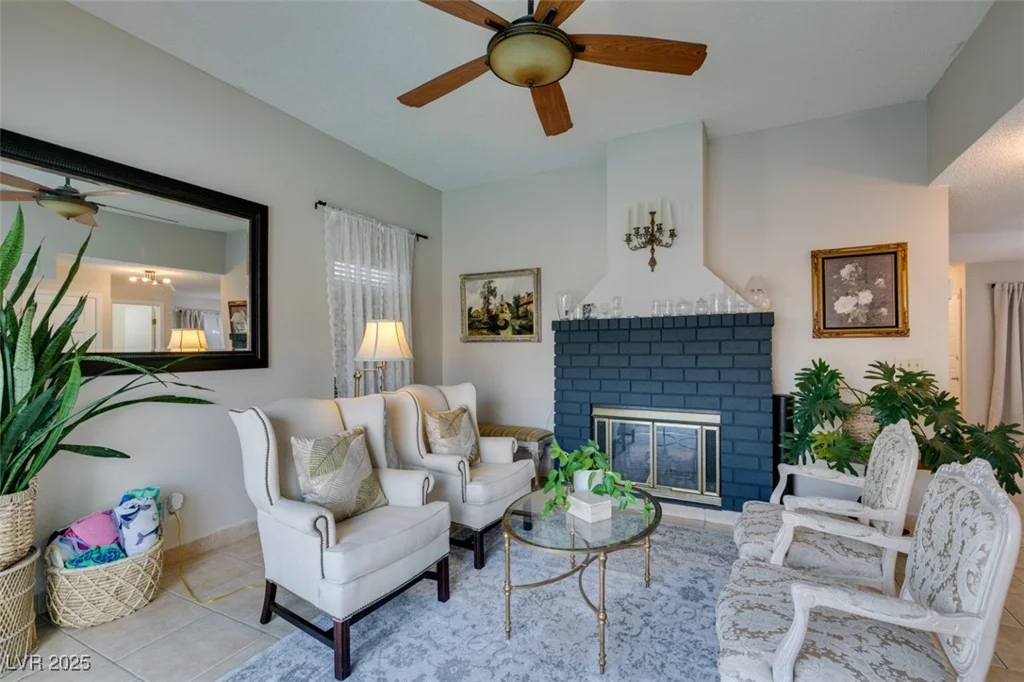 3932 Lincoln, Las Vegas, NV 89115