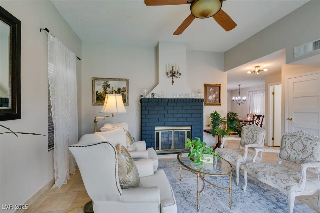3932 Lincoln, Las Vegas, NV 89115
