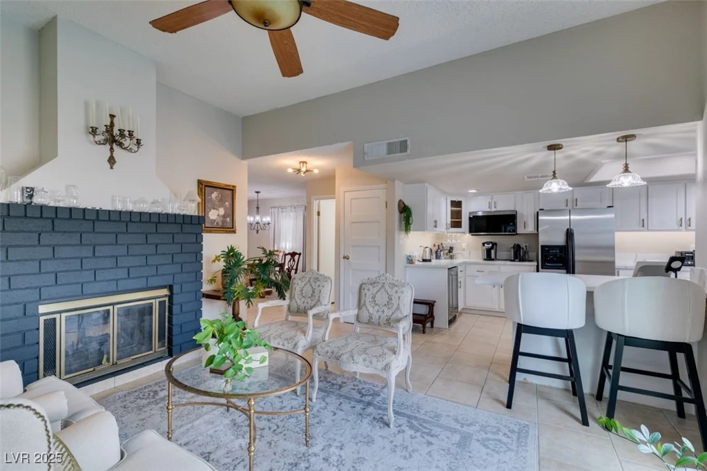 3932 Lincoln, Las Vegas, NV 89115