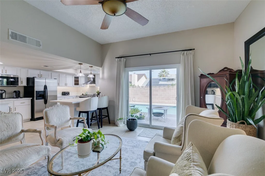 3932 Lincoln, Las Vegas, NV 89115