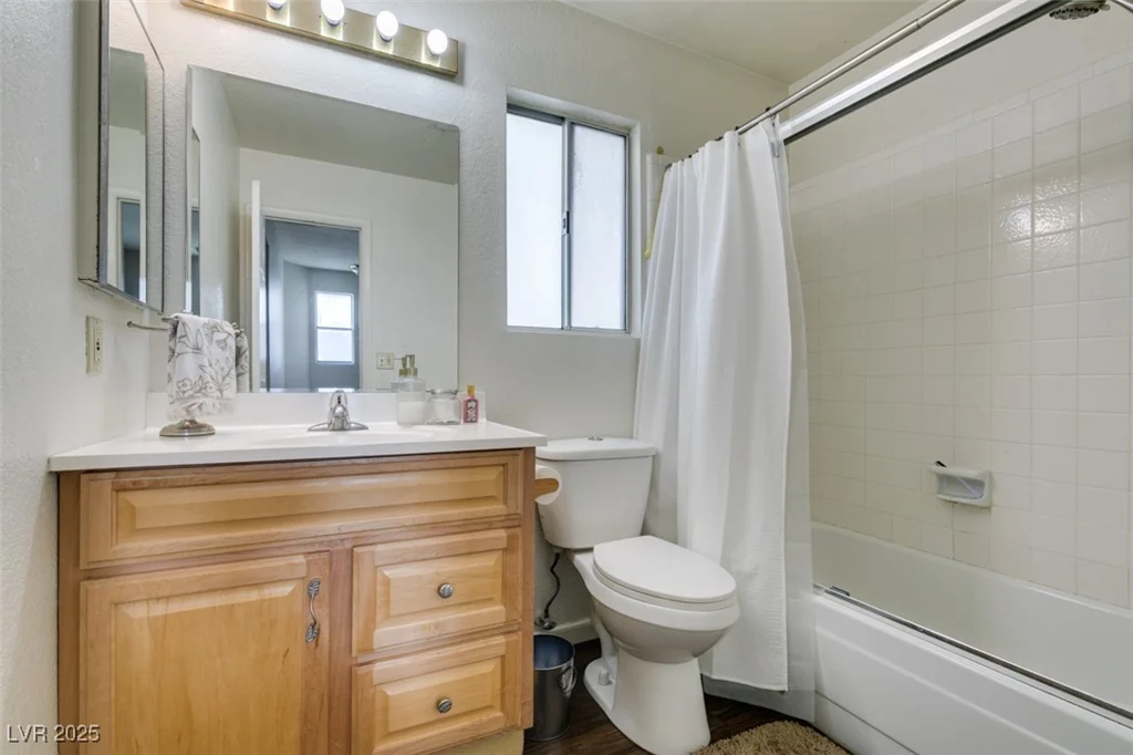 3932 Lincoln, Las Vegas, NV 89115