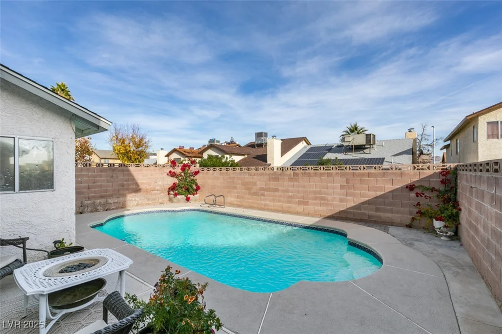 3932 Lincoln, Las Vegas, NV 89115
