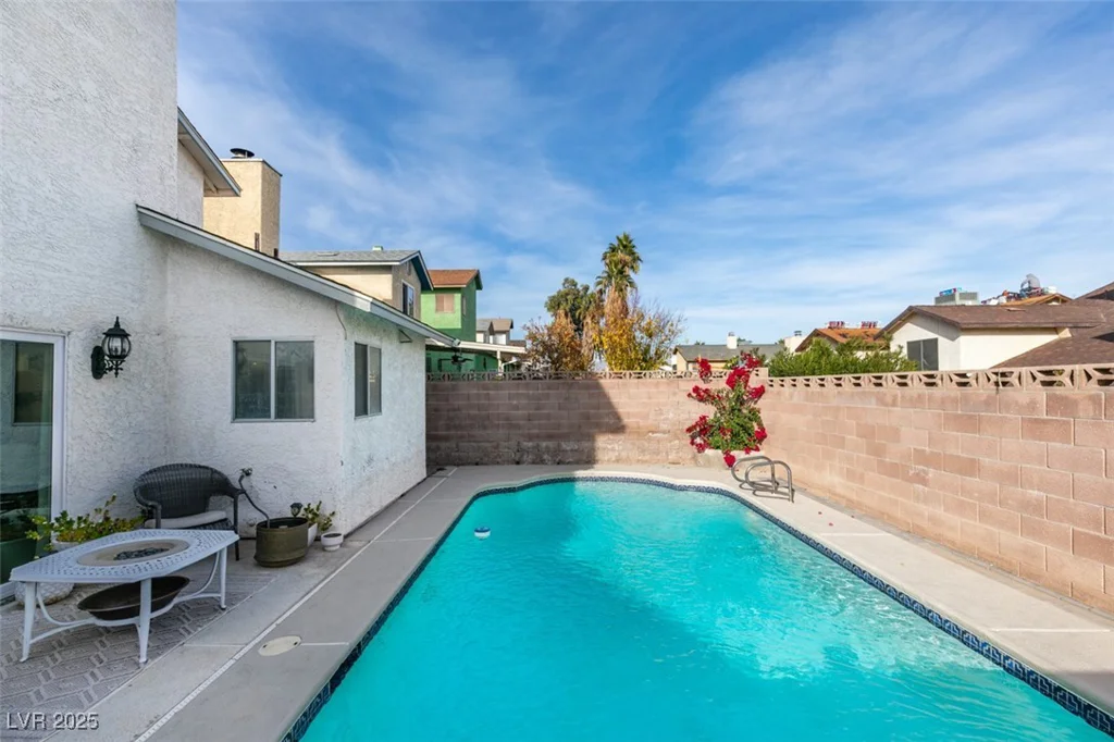 3932 Lincoln, Las Vegas, NV 89115