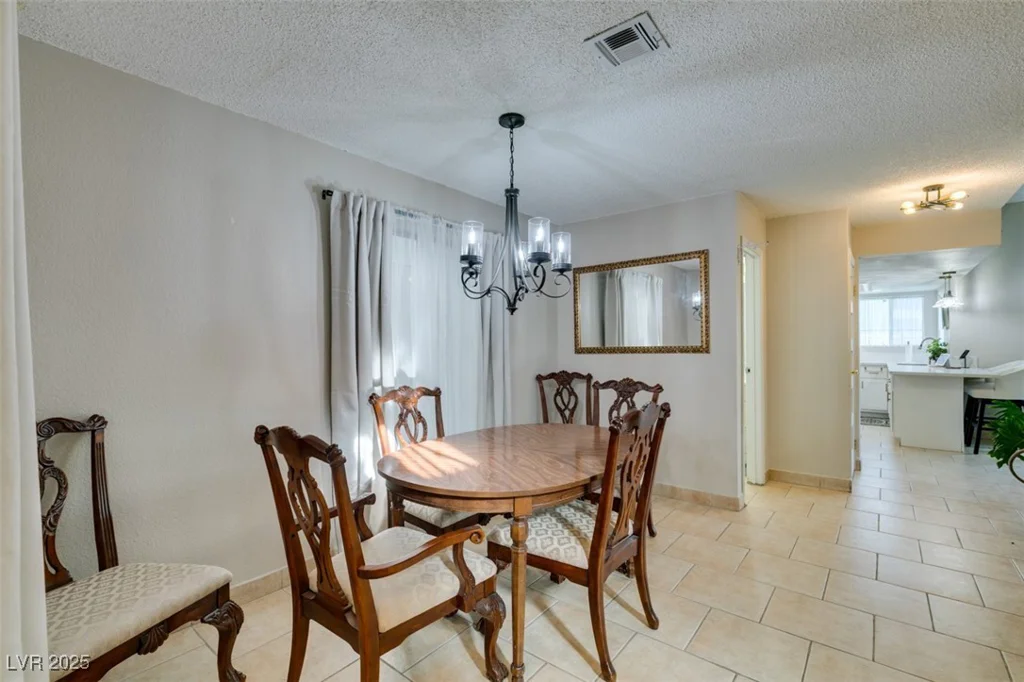 3932 Lincoln, Las Vegas, NV 89115