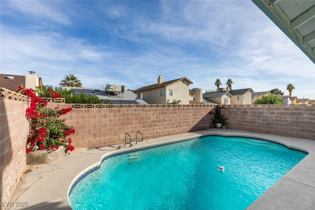 3932 Lincoln, Las Vegas, NV 89115