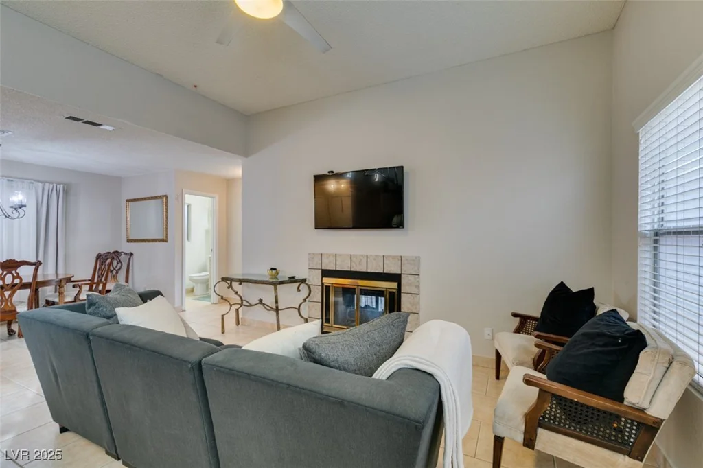 3932 Lincoln, Las Vegas, NV 89115
