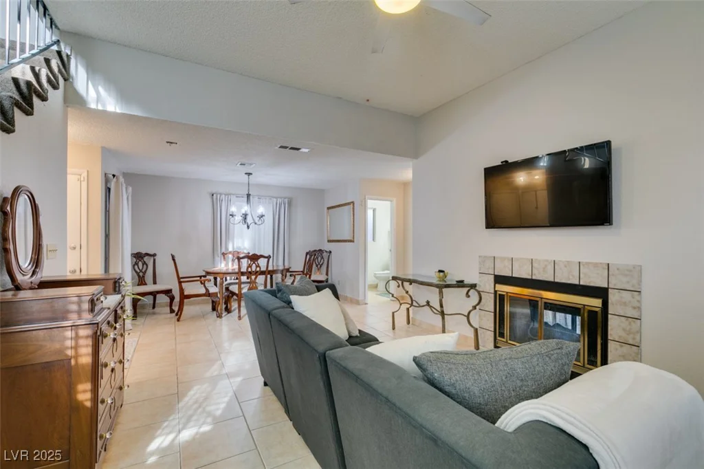 3932 Lincoln, Las Vegas, NV 89115