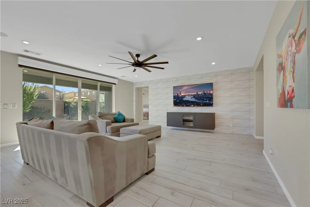 1609 Dream Canyon, North Las Vegas, NV 89084