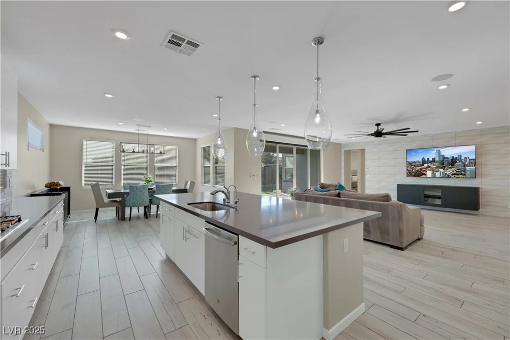 1609 Dream Canyon, North Las Vegas, NV 89084