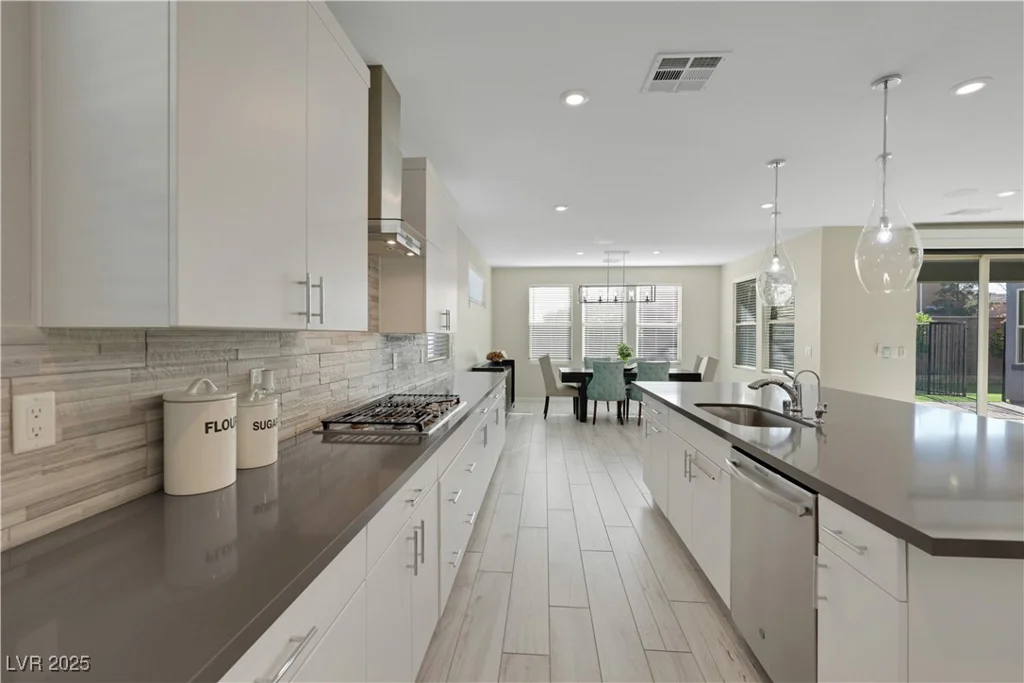 1609 Dream Canyon, North Las Vegas, NV 89084