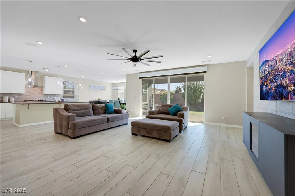 1609 Dream Canyon, North Las Vegas, NV 89084