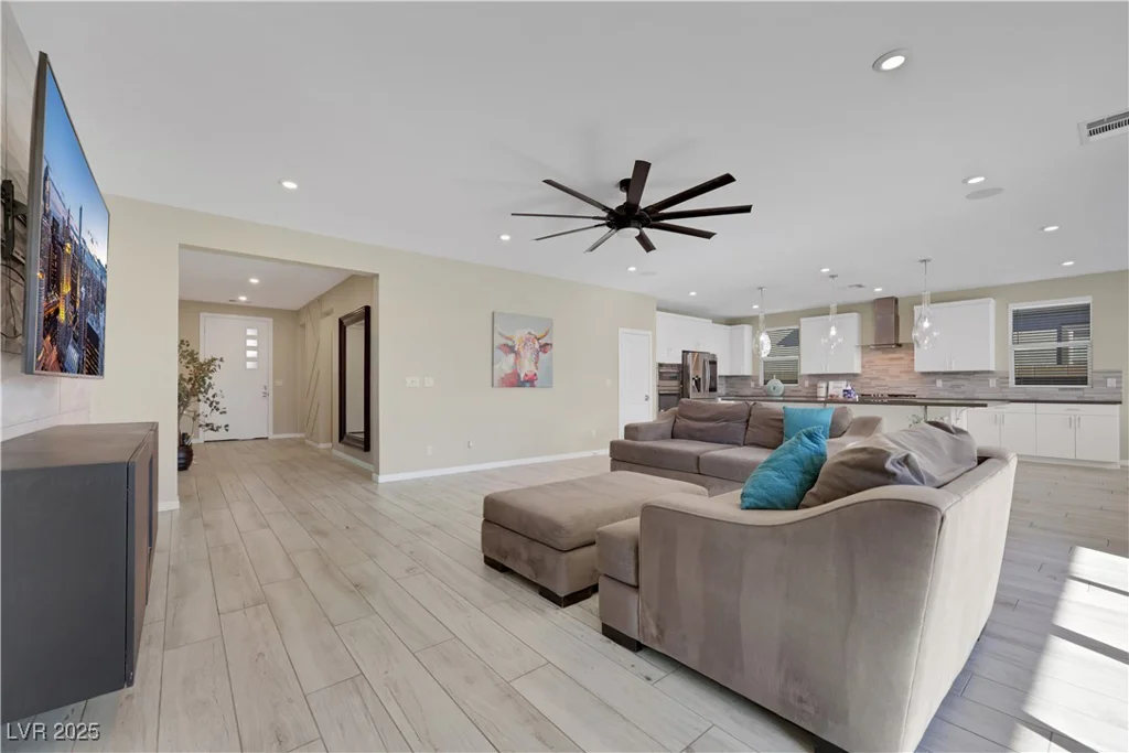 1609 Dream Canyon, North Las Vegas, NV 89084