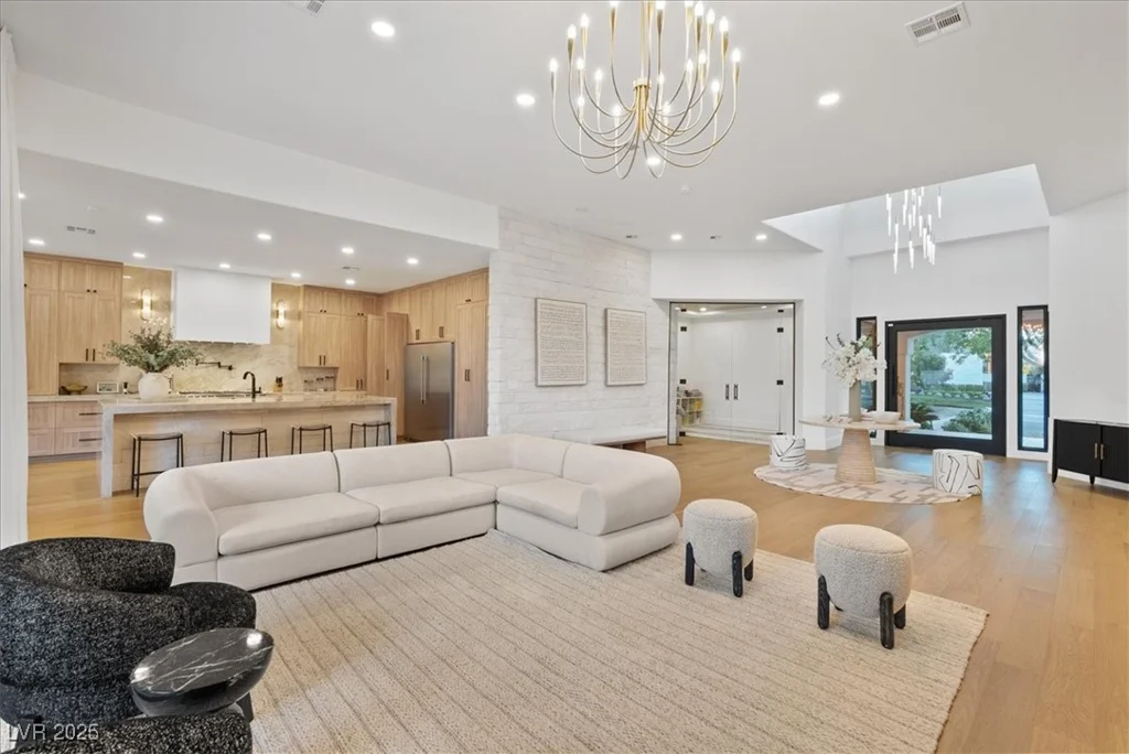 1416 Iron Hills, Las Vegas, NV 89134