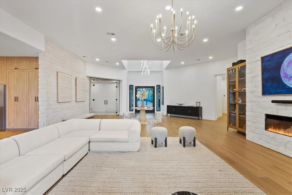 1416 Iron Hills, Las Vegas, NV 89134
