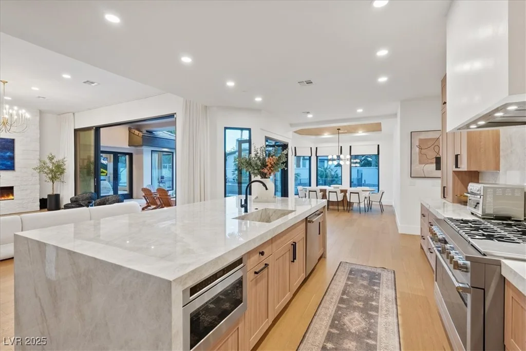 1416 Iron Hills, Las Vegas, NV 89134