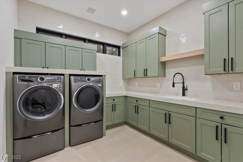 1416 Iron Hills, Las Vegas, NV 89134