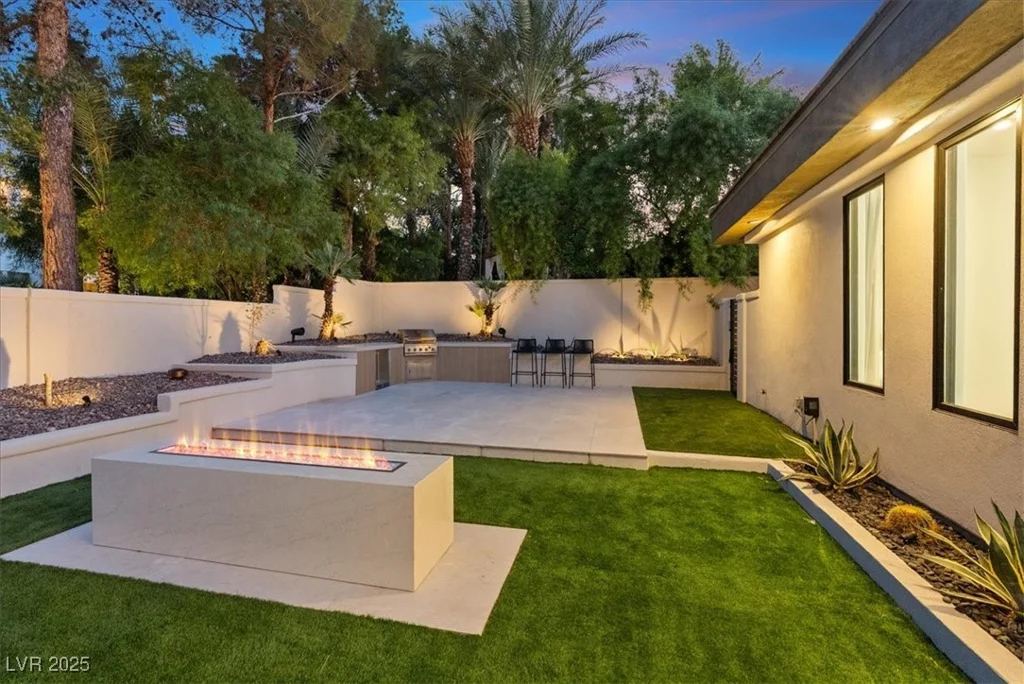 1416 Iron Hills, Las Vegas, NV 89134