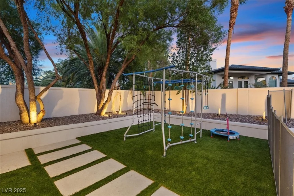1416 Iron Hills, Las Vegas, NV 89134