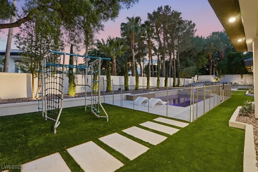 1416 Iron Hills, Las Vegas, NV 89134