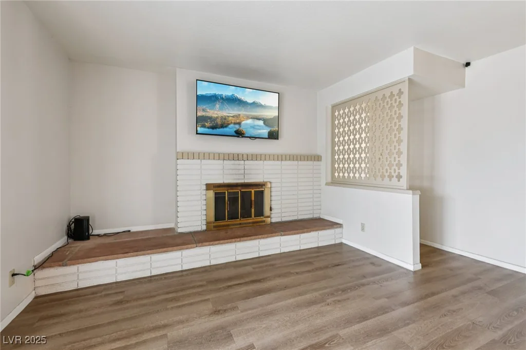 6912 Singing Dunes, Las Vegas, NV 89145